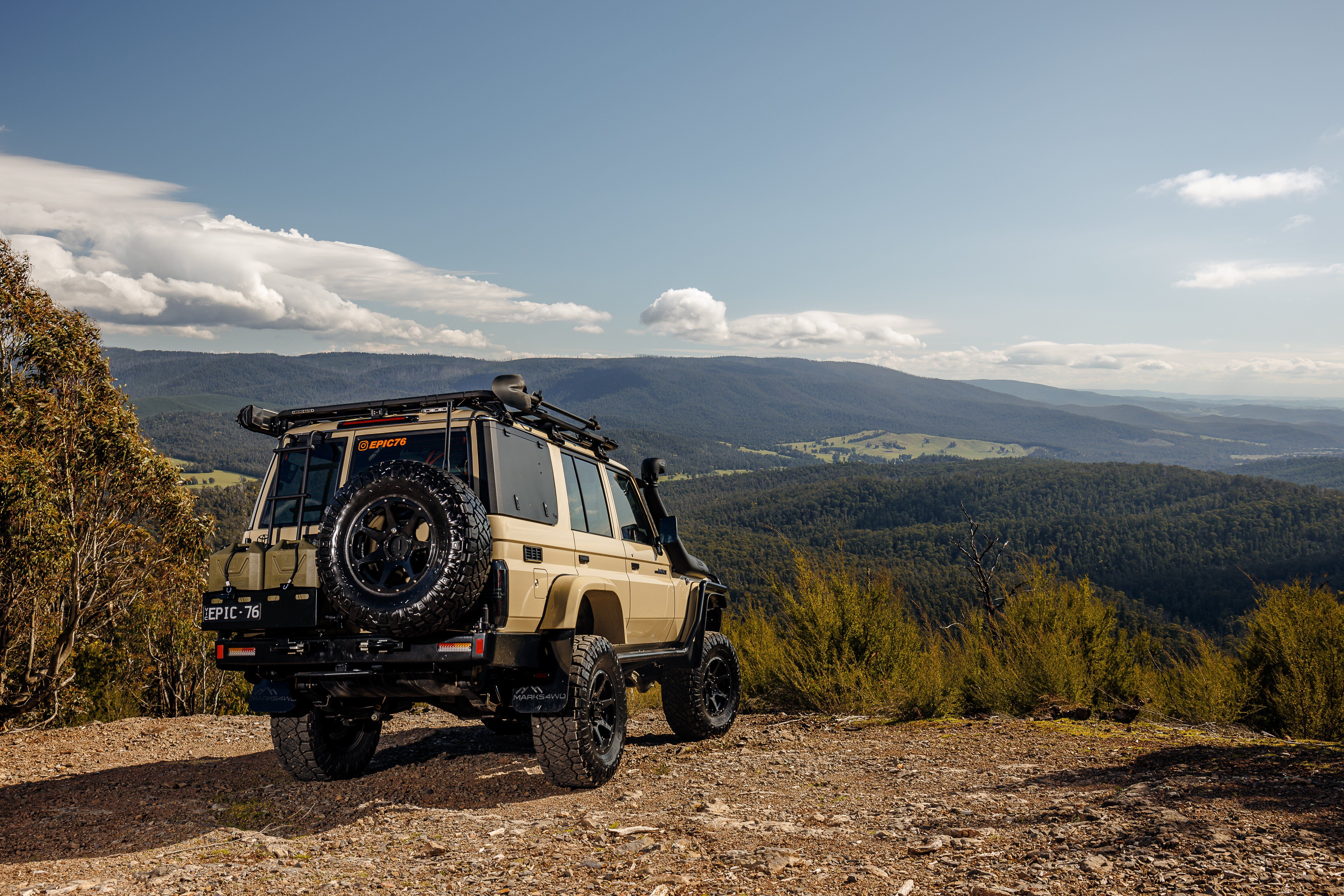 6000x4000 Epic Toyota LandCruiser 76 Series