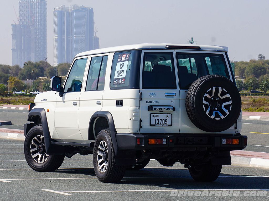 1024x768 Toyota Land Cruiser 70 LC76 Hard Top