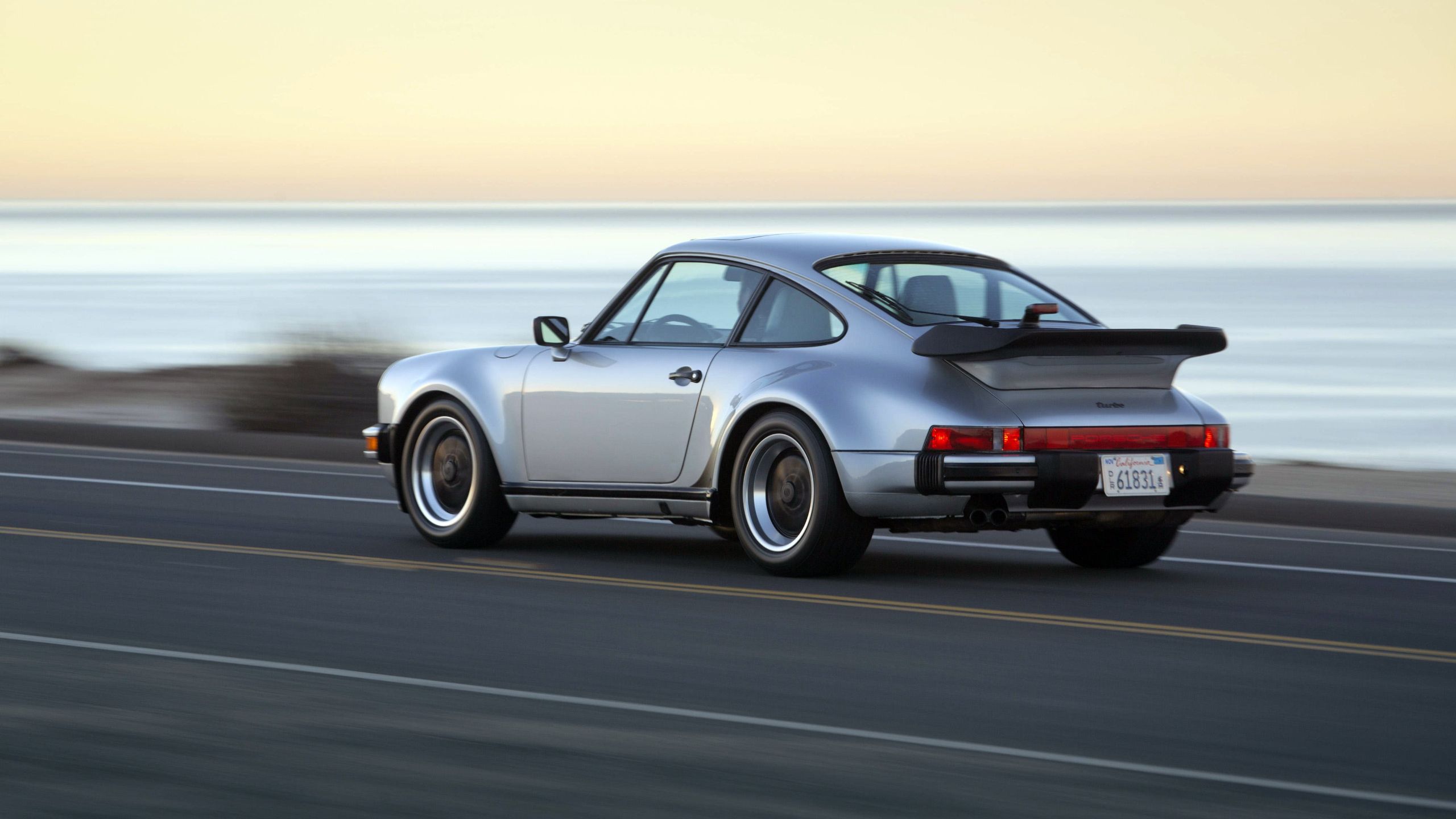 2560x1440 Porsche 930 Wallpaper