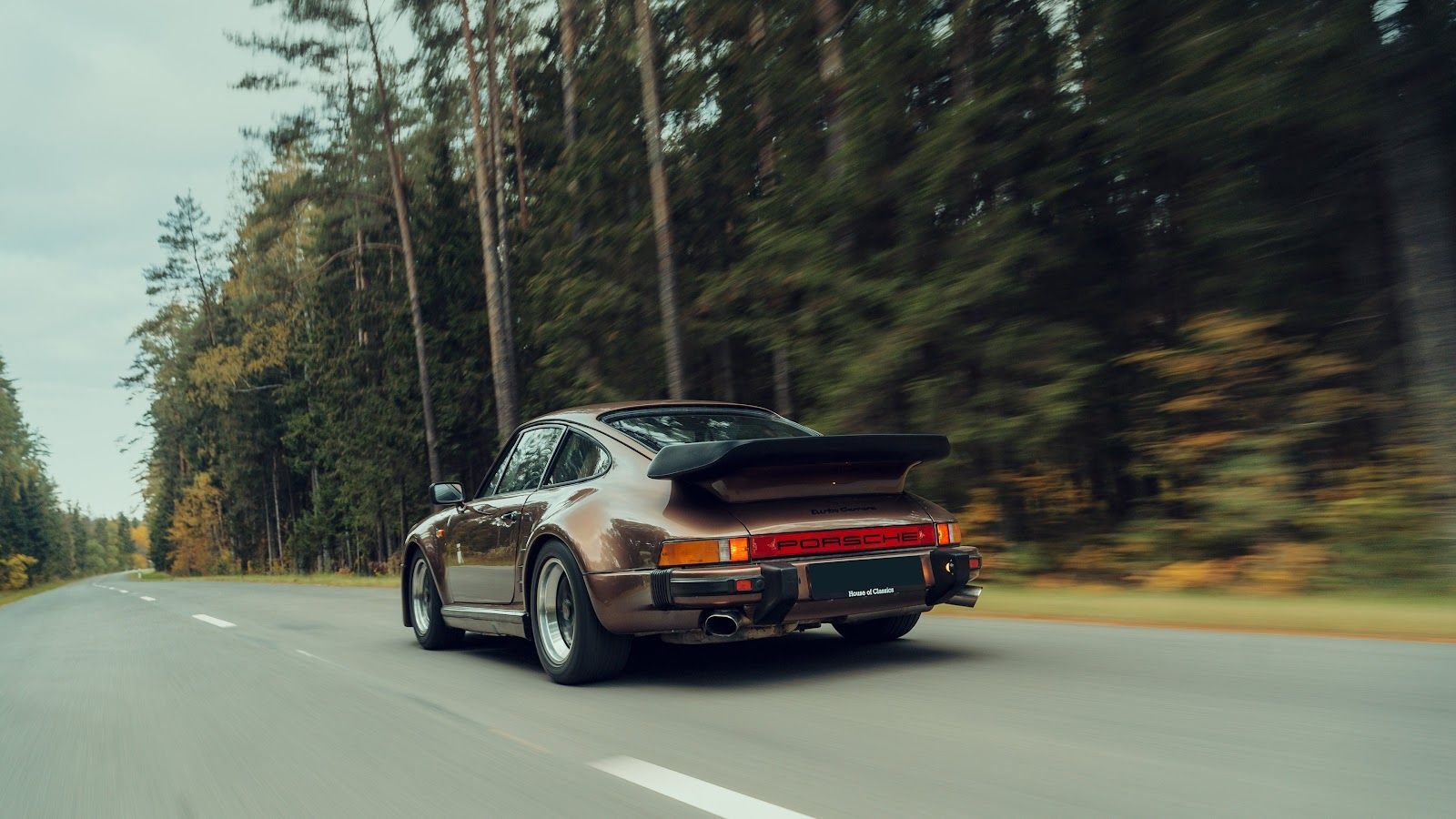 1600x900 Porsche 930 Turbo 4K Wallpaper