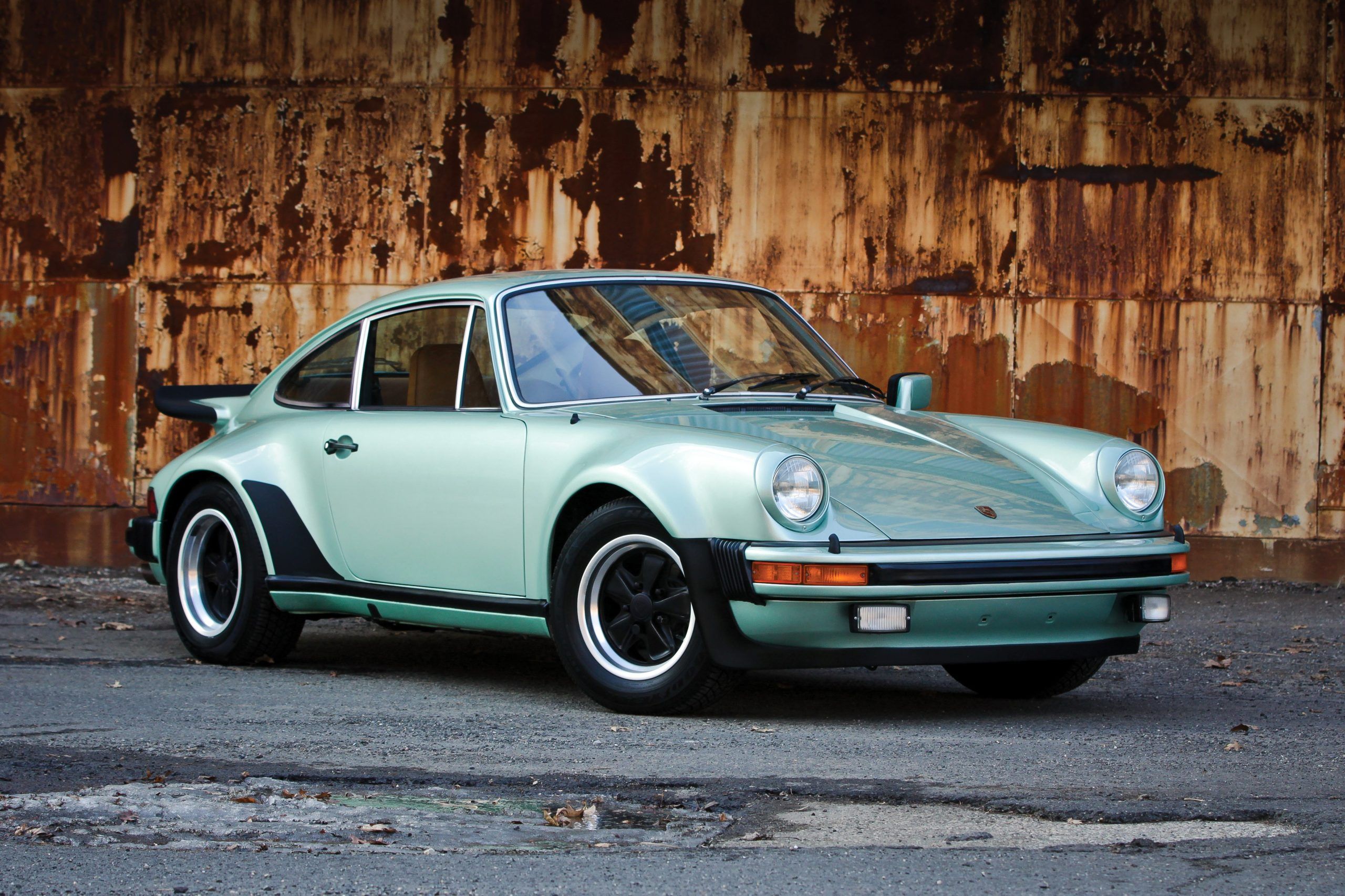 2560x1706 Porsche 911 Turbo 3.0 (930) (1975)