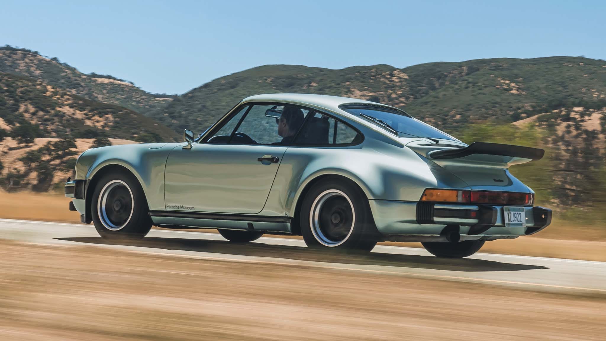 2048x1152 Porsche 911 Turbo Rewind Review: What Driving Into the Darkness Feels Like