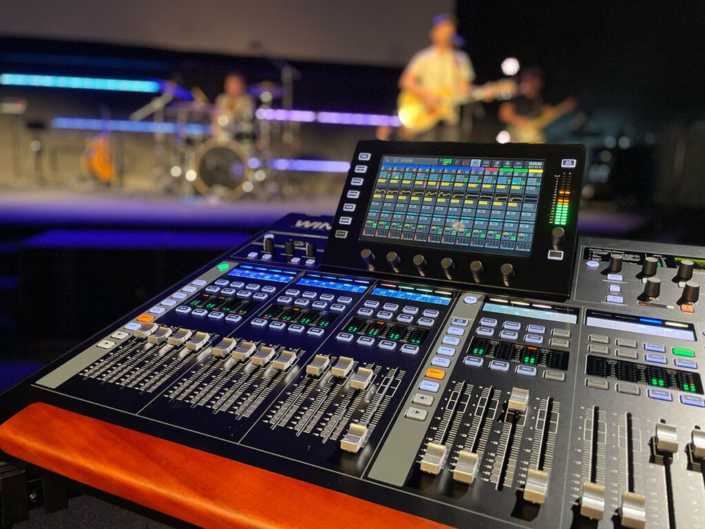 1024x768 Reasons to Pick the Behringer WING Over the X32 or M32