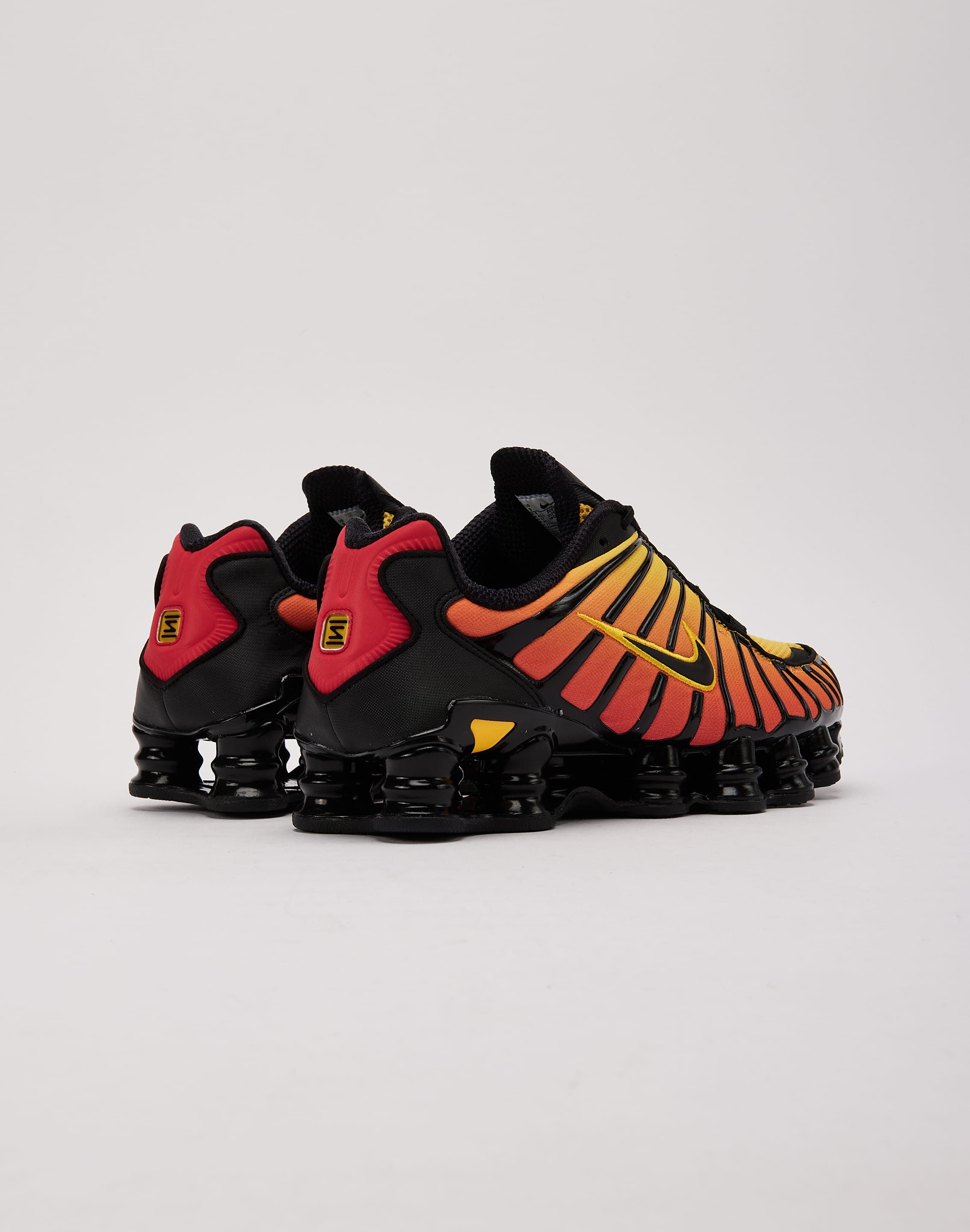 2268x2880 Nike Shox TL