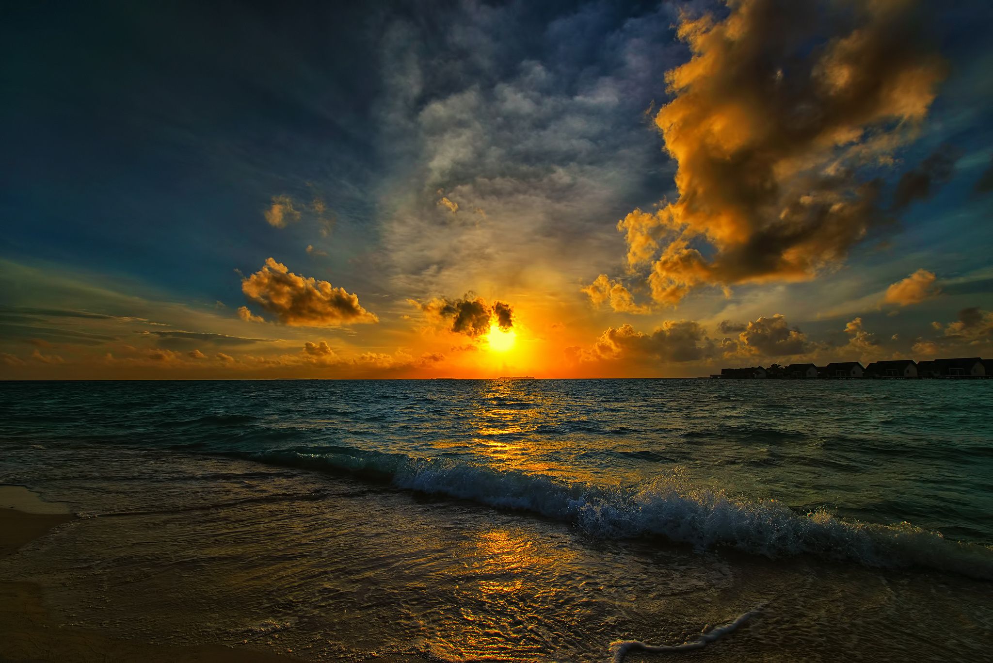 2048x1367 beach, Waves, Morning, Bay, Sea, Sun Wallpaper HD / Desktop and Mobile Background