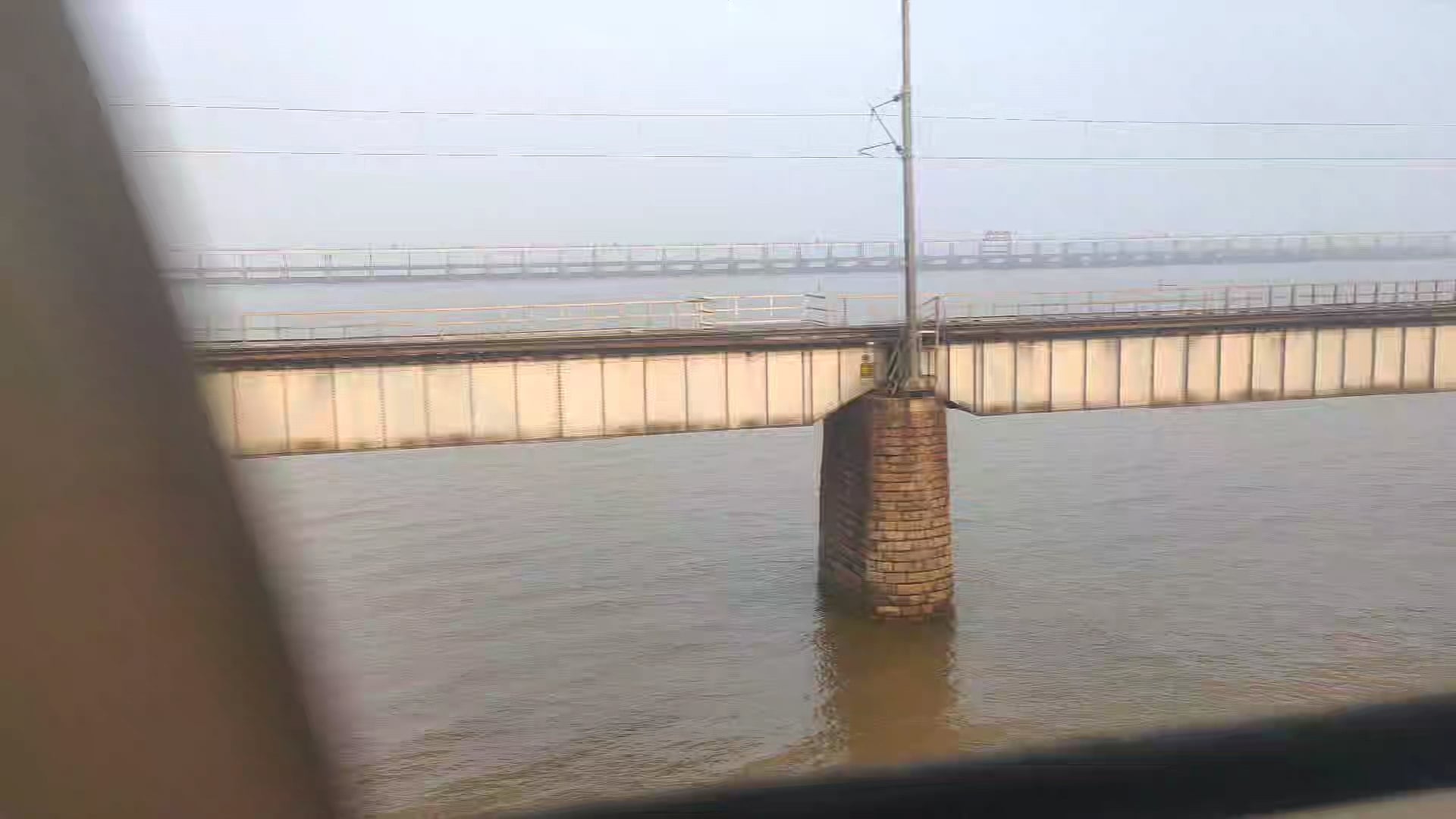 1920x1080 Train bridge across Mahanadi River, India