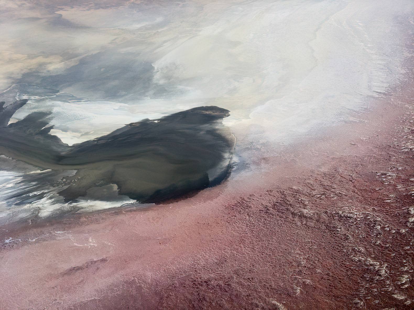 1580x1184 Lake Natron
