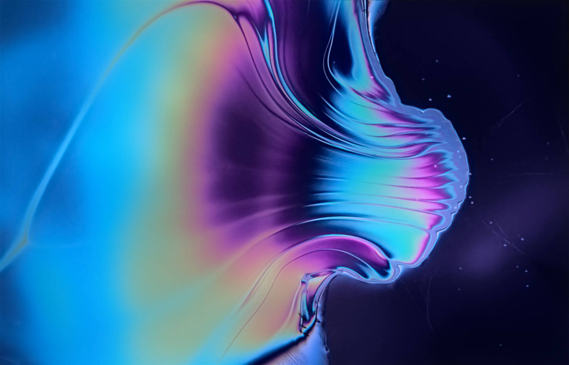 1920x1234 Download Immersive 4K iMac Display with Flowing Metallic Pink and Blue Abstract Background. Wallpaper