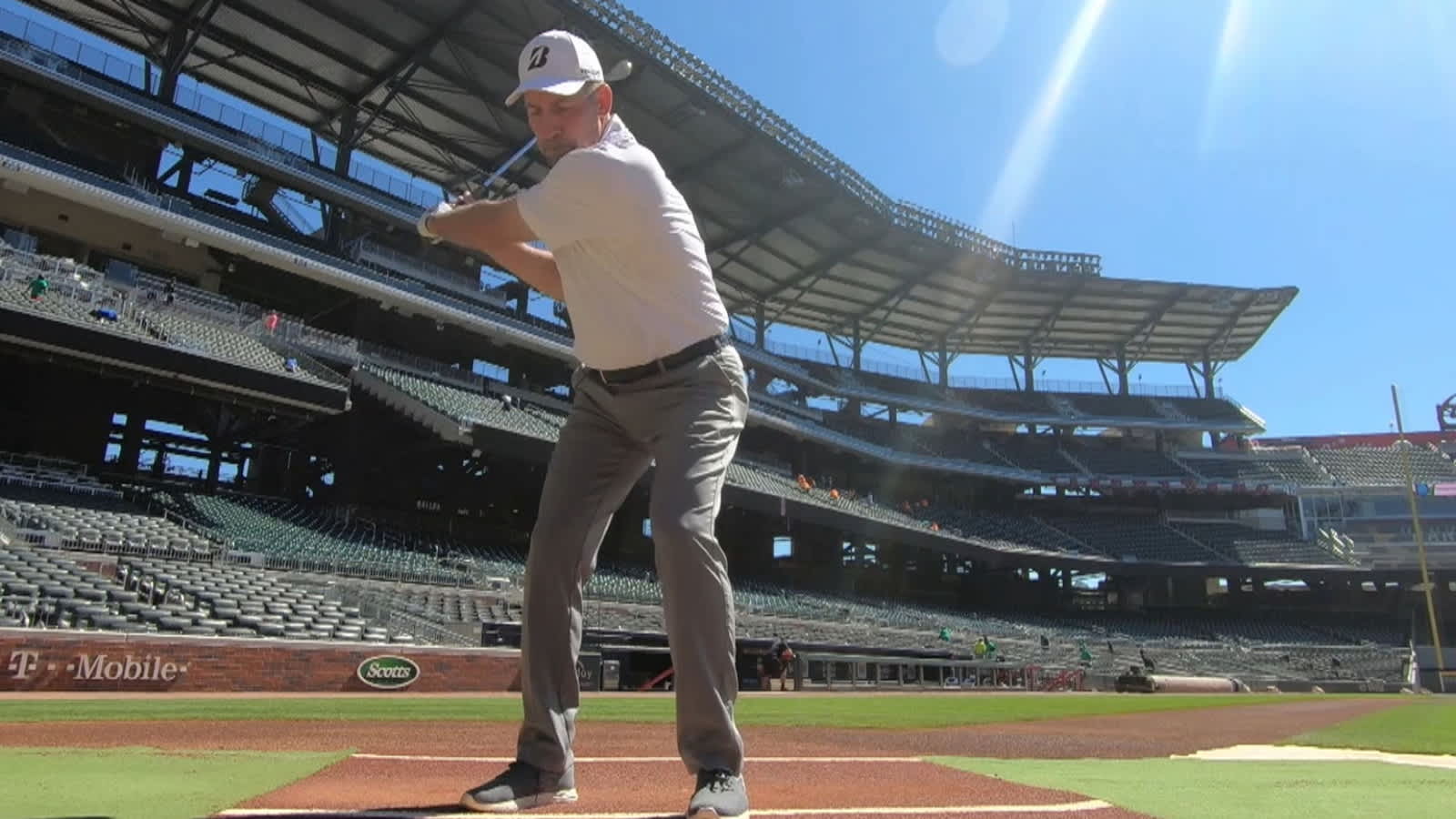1600x900 John Smoltz visits the Braves before Mitsubishi Electric Classic