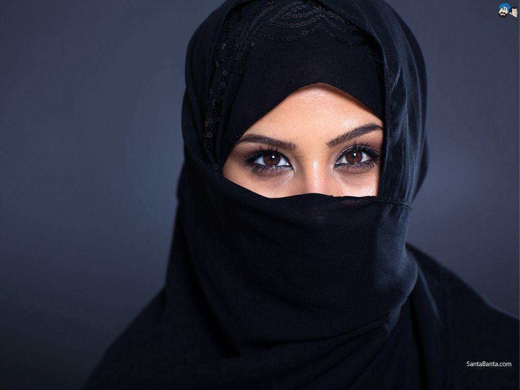 1024x768 Arab Women Wallpaper