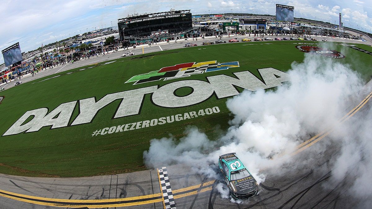 1200x675 Austin Dillon zooms into NASCAR playoffs with victory at Daytona, Ryan Blaney also sneaks in