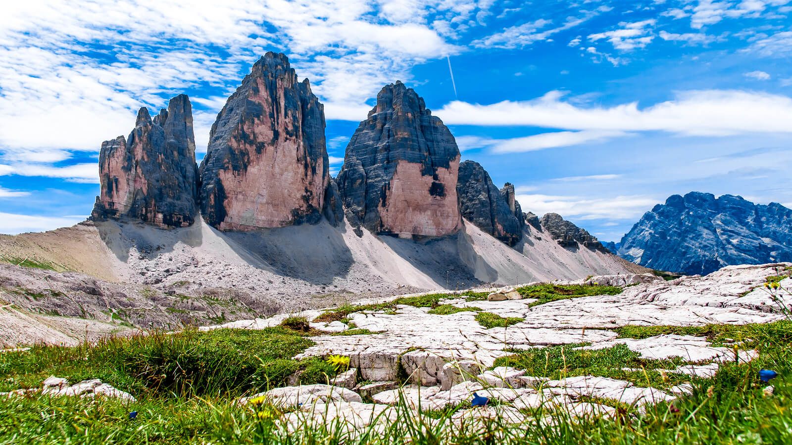 1600x900 Tre Cime Di Lavaredo Italy Europe Desktop Wallpaper 118992