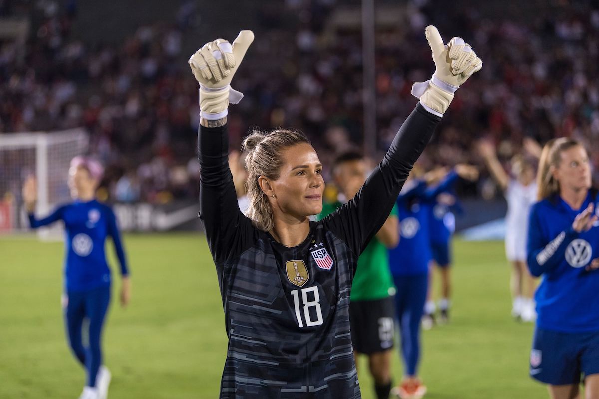 1200x800 Football Usa Soccer Goalie Female Long Time Women's National Team Goalkeeper Ashlyn Harris Announces Retirement