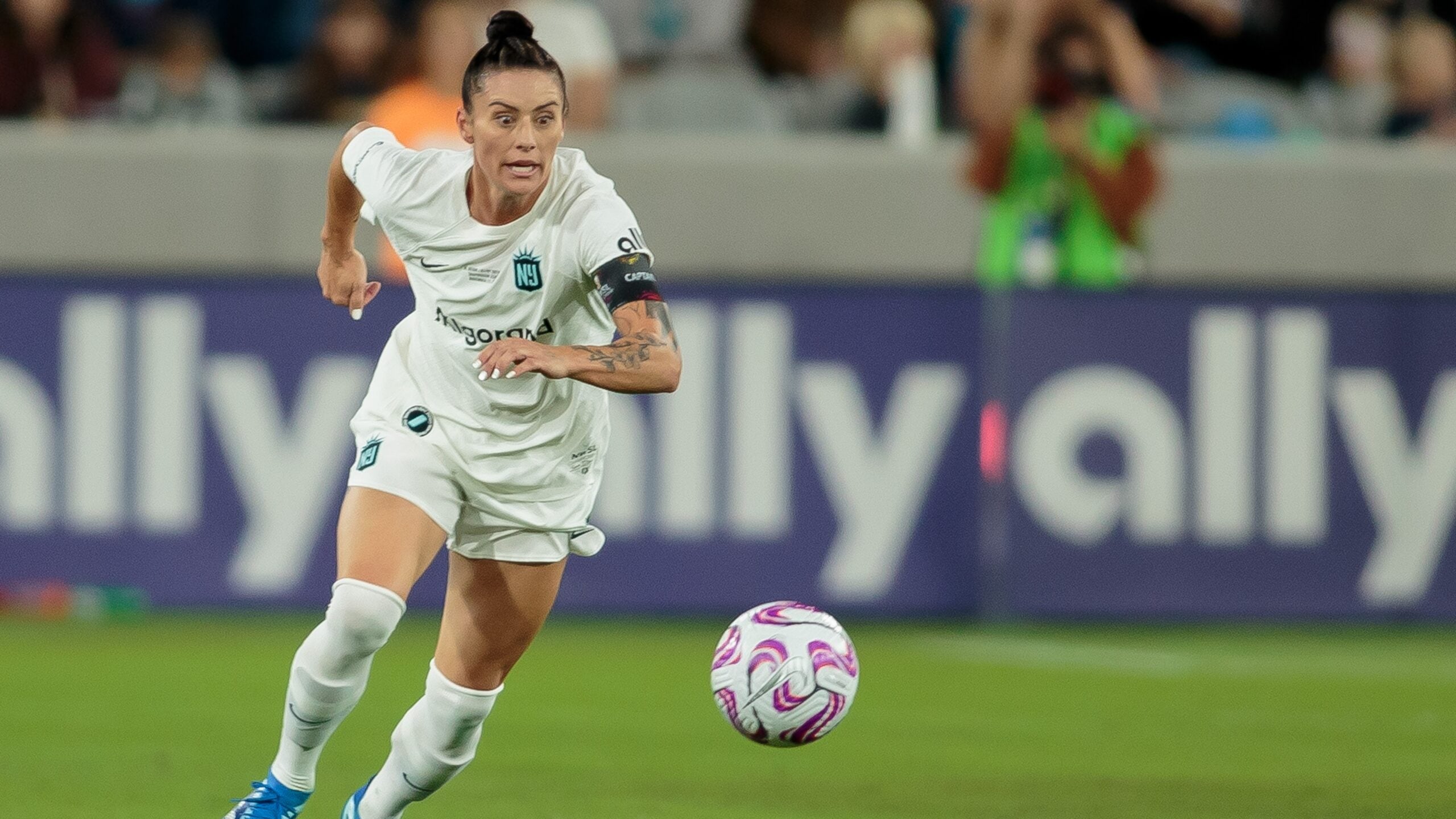2560x1440 Ali Krieger Was 'Devastated' When She Found Out Ashlyn Harris Filed For Divorce