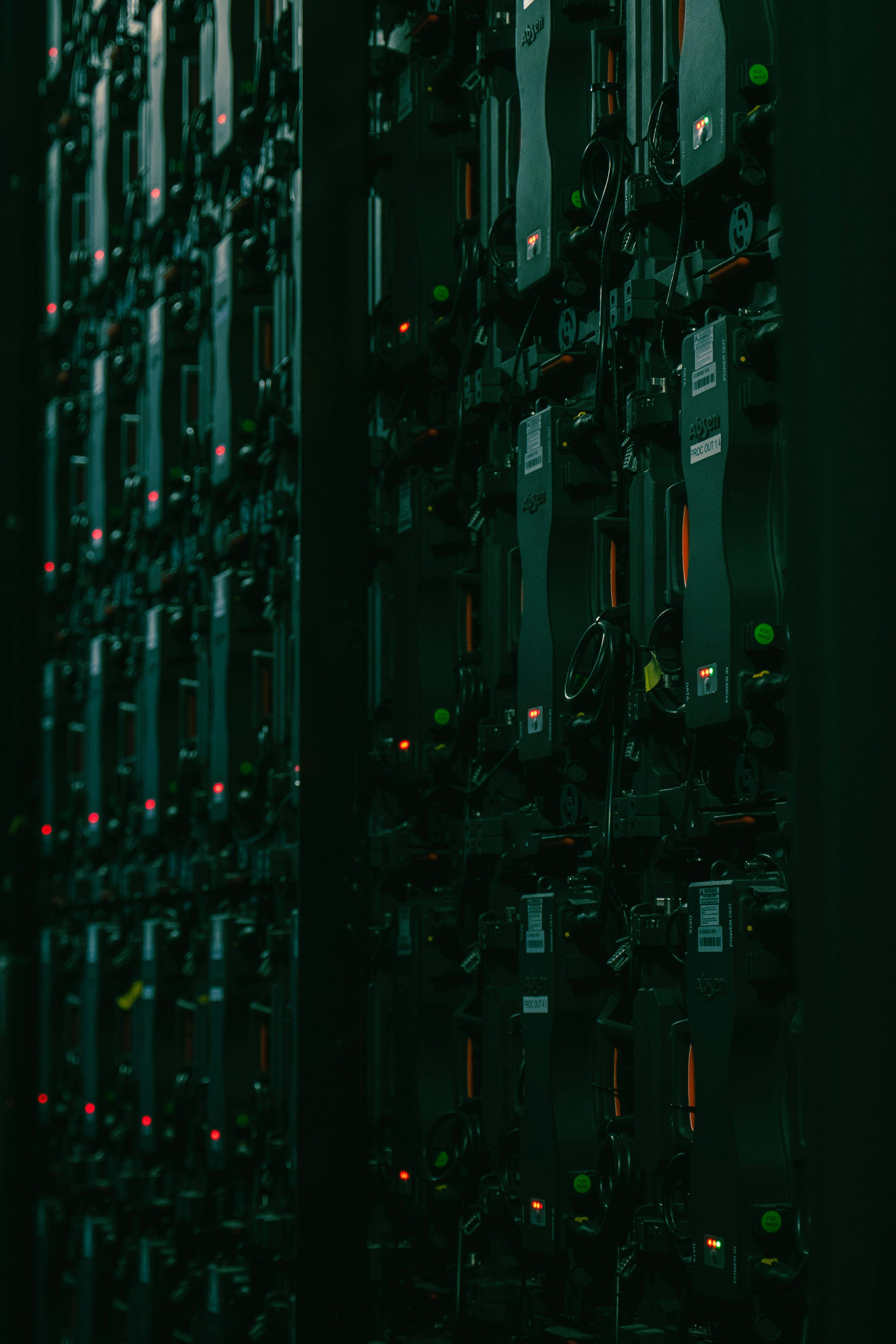 3000x4500 Data Center Picture [HD]. Download Free Image