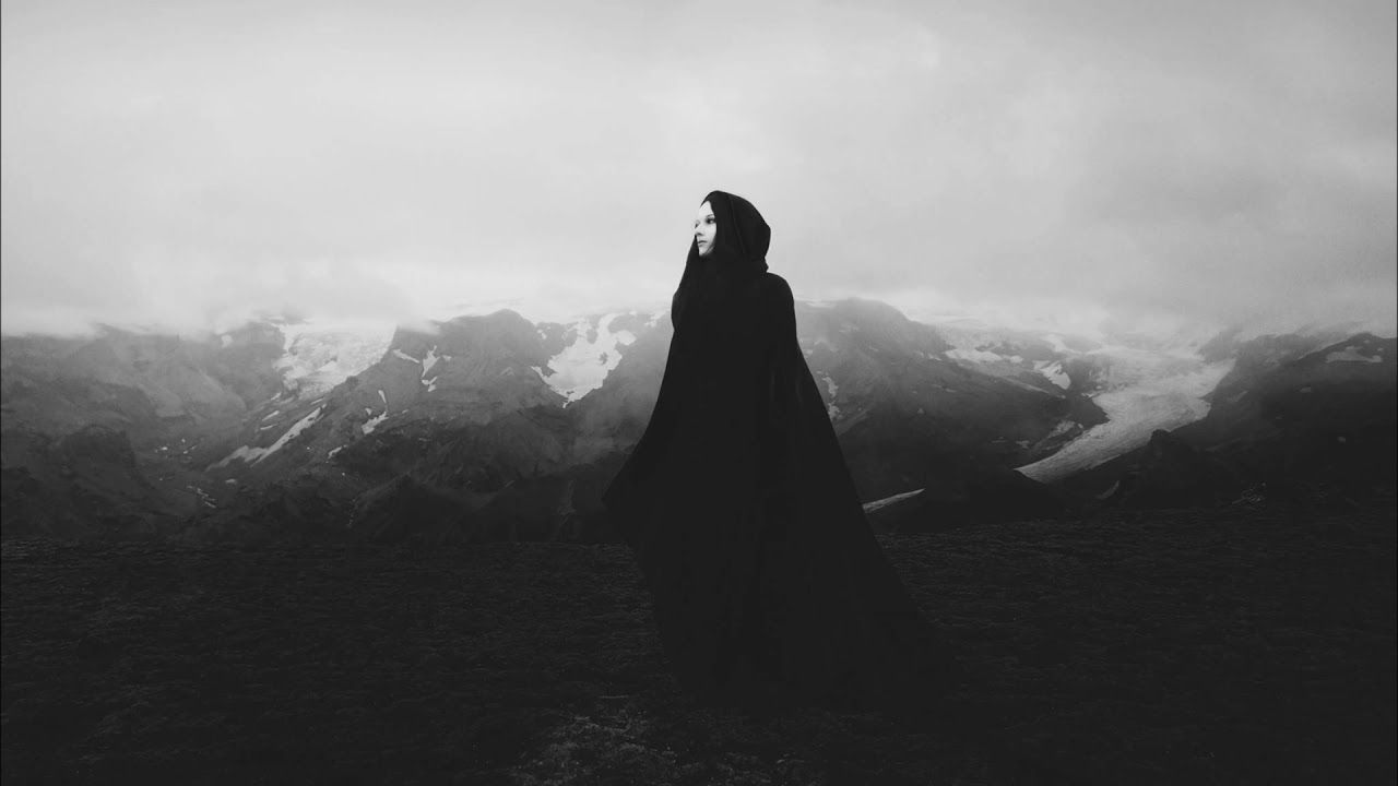 1280x720 Heike Langhans- The Queen Of Hearts