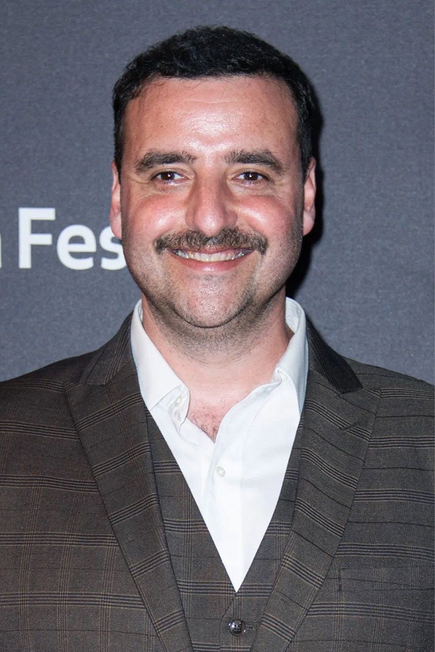 889x1333 David Krumholtz Image