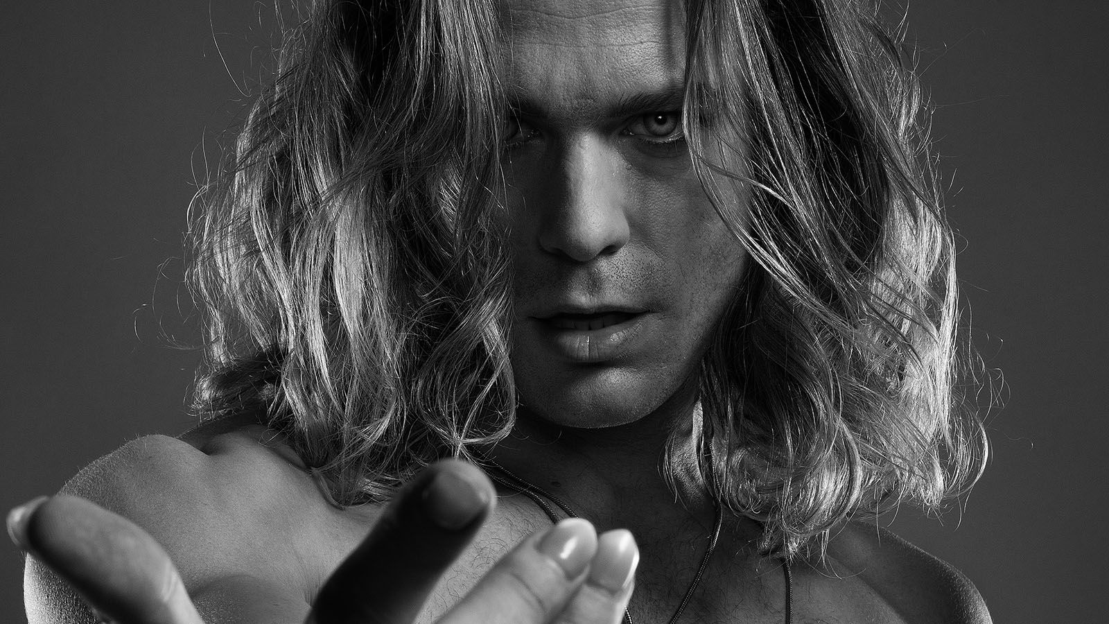 1600x900 Immortal Rockstar 'The Vampire Lestat' Drops First Single Long Face