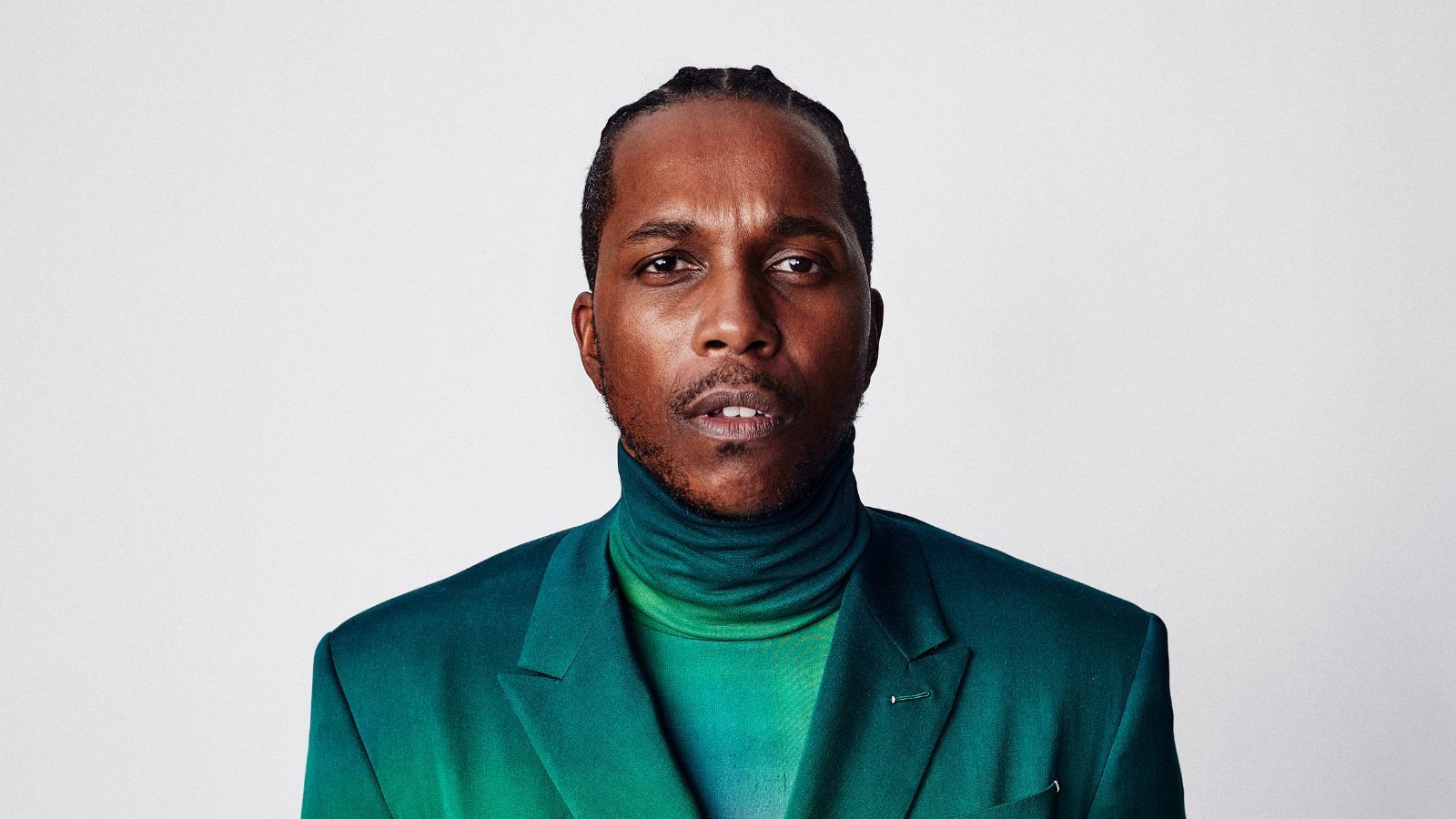 1600x900 Leslie Odom Jr.'s dressing room uses a controversial color. Homes and Gardens