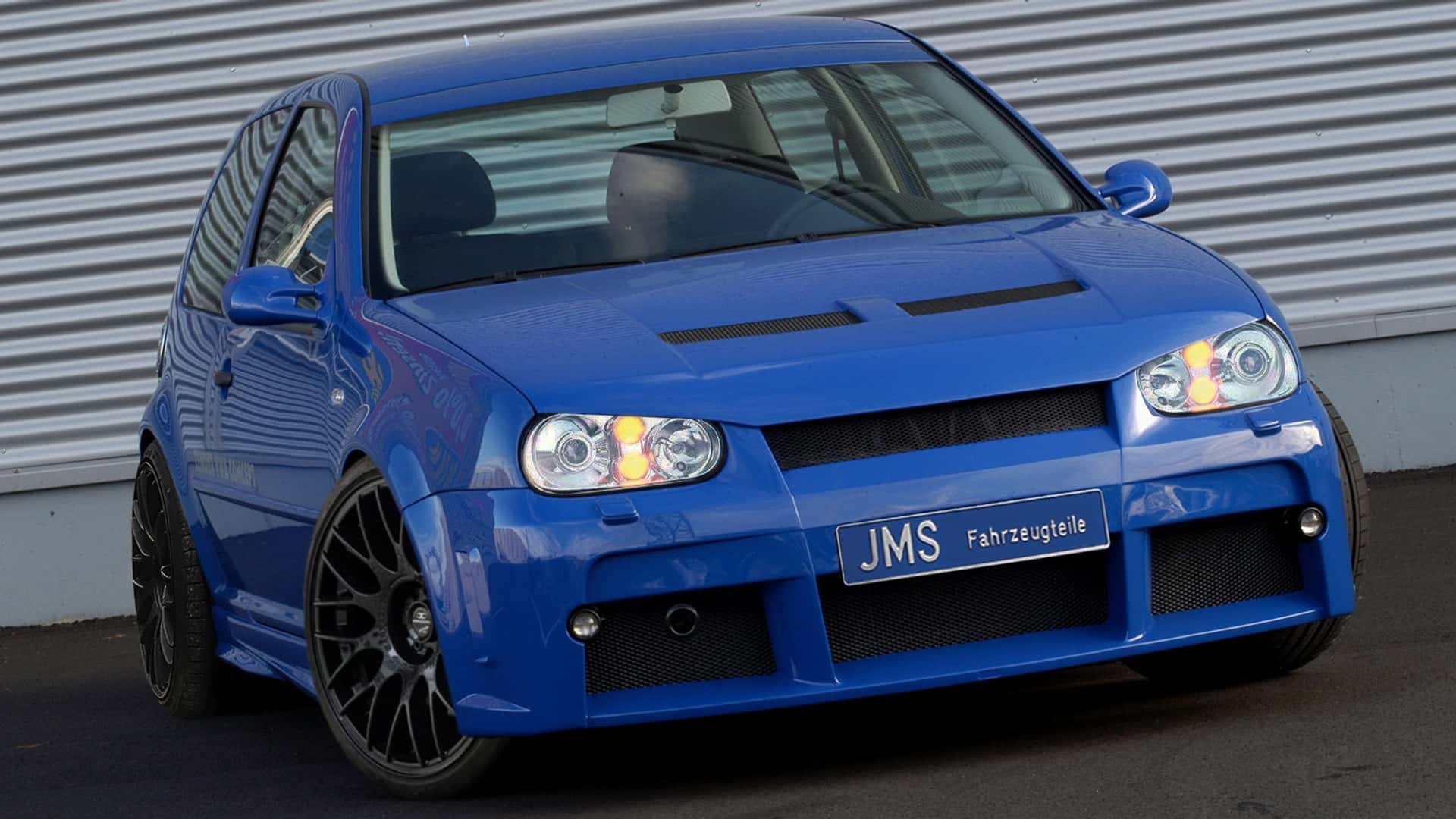 1920x1080 VW Golf IV: Tuning for the old master in R32 look