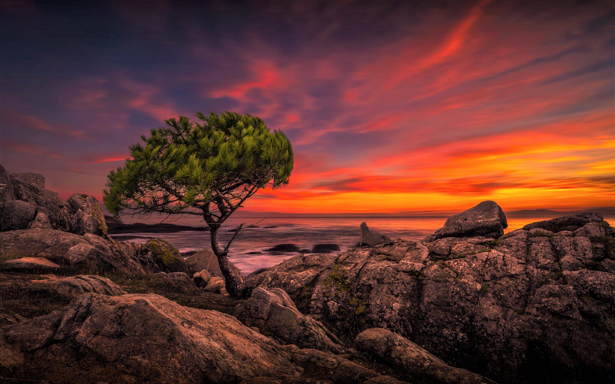2000x1251 Beautiful Sunset In Horizon Ocean Wallpaper, HD Nature 4K Wallpaper, Image and Background