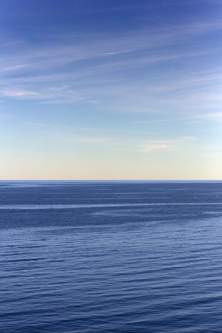733x1100 Water Horizon Sky Royalty Free