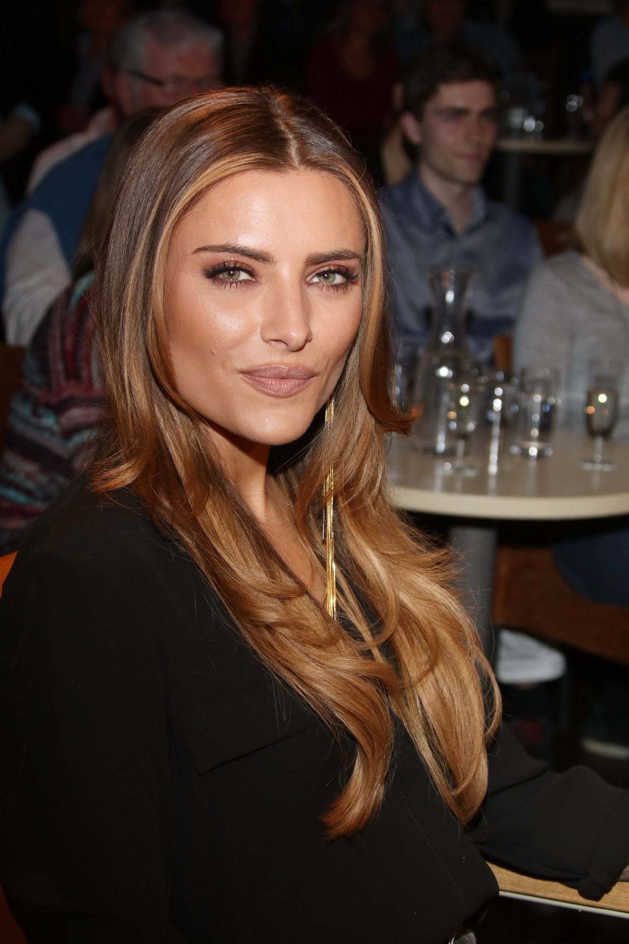 1280x1920 Sophia Thomalla Image