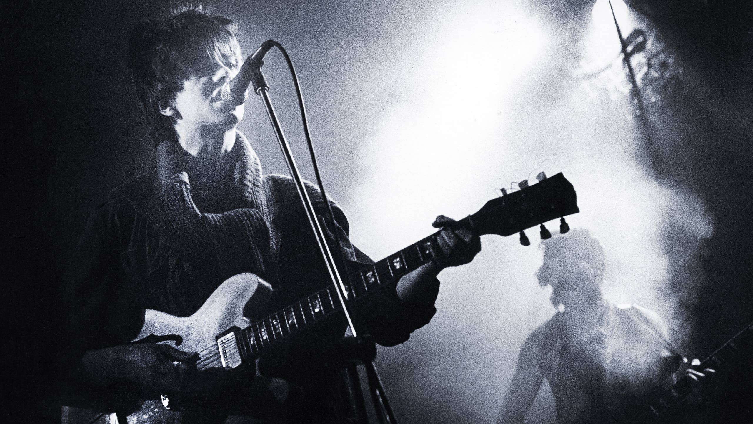 2560x1440 Frontman Ian McCulloch of '80s Rock Band Injured in Car Crash's Journal