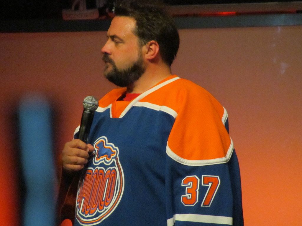 1024x768 Kevin Smith wearing a hockey jersey with the notorious