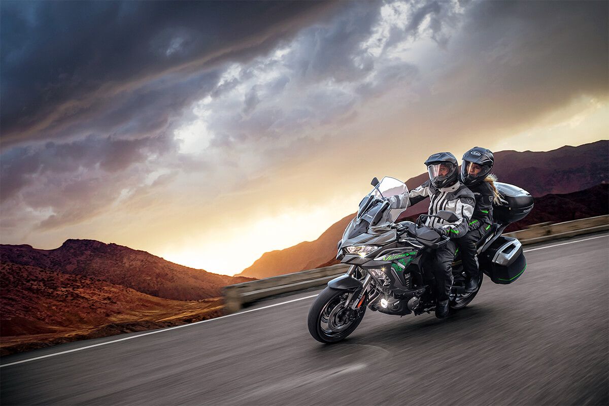 1200x800 Kawasaki Versys 1000 SE LT+ [Specs, Features, Photo]