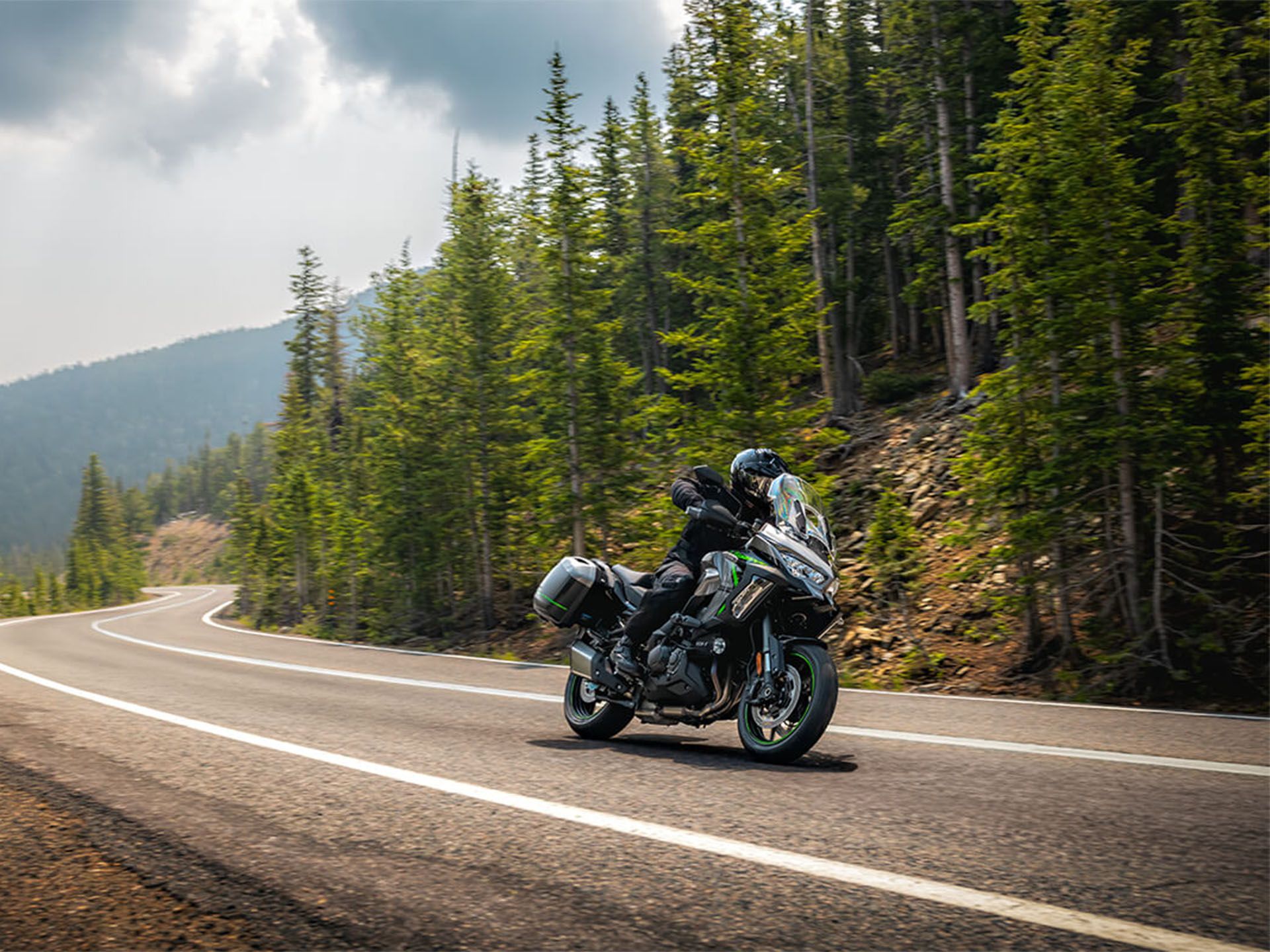 1920x1440 New 2025 Kawasaki Versys® 1100 SE LT ABS Motorcycles in Bozeman, MT. Stock Number