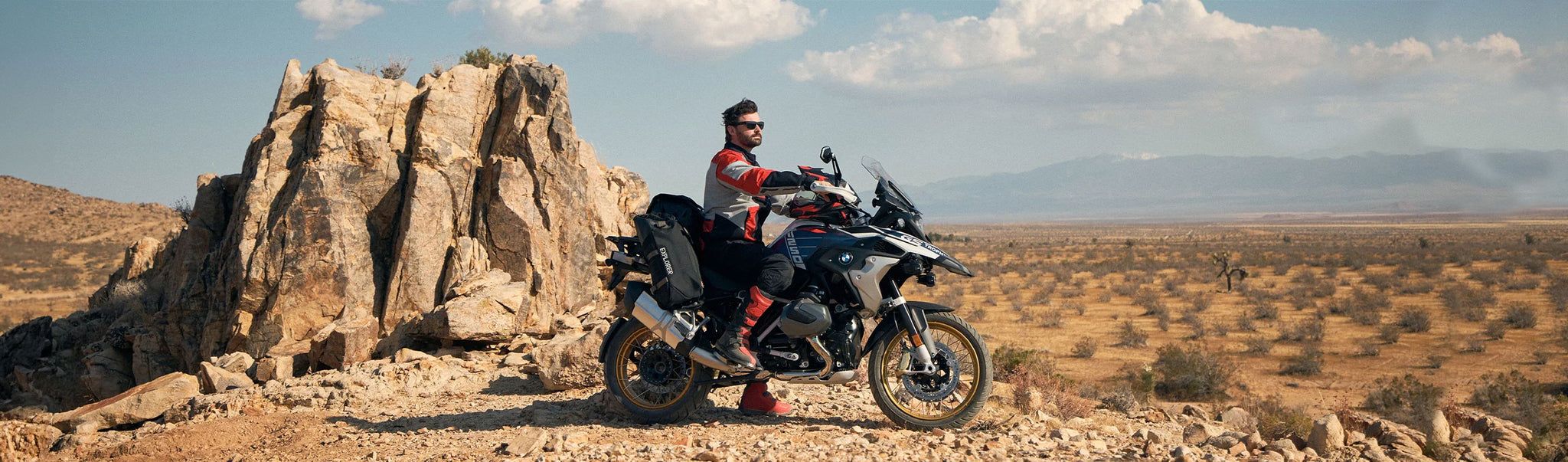 2048x603 Kawasaki Versys 1000 Adventure Touring Tank Bags