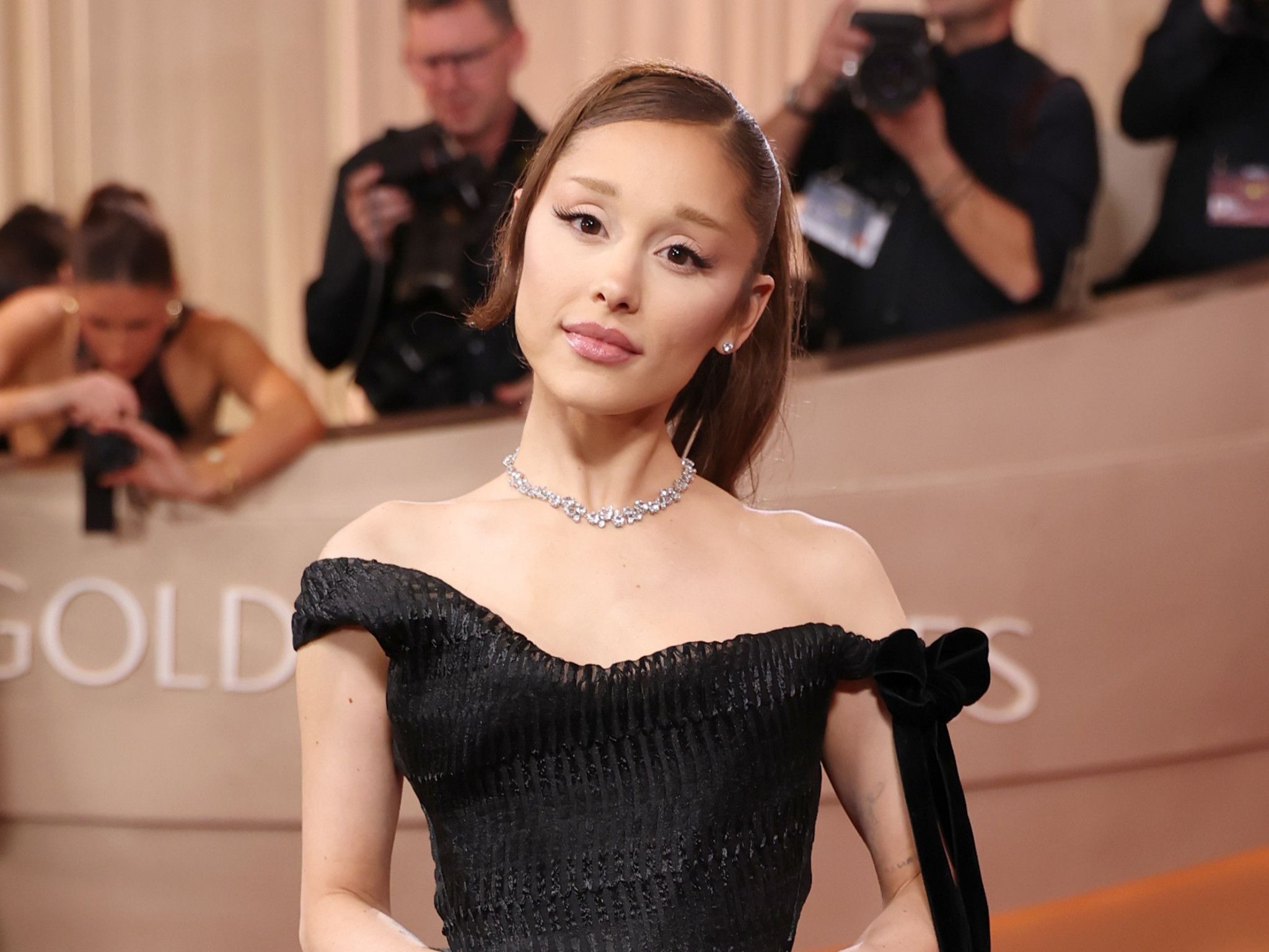 2048x1536 Ariana Grande announces new album Petal, but when will it be released?
