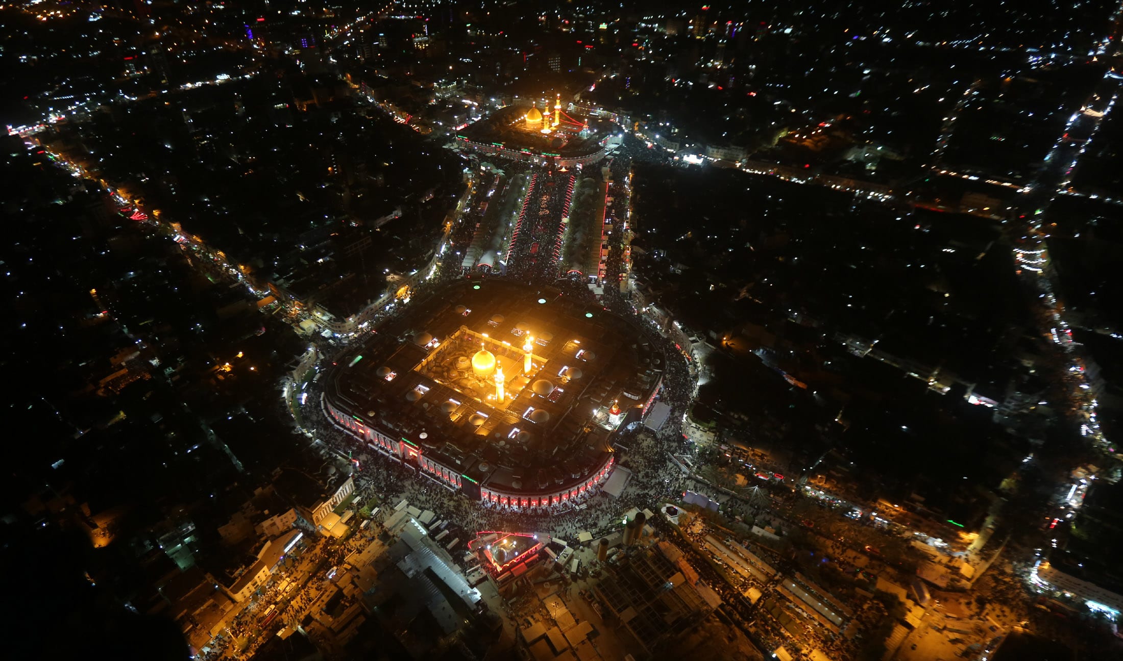 2200x1296 Aerial view of Imam Hussein shrine and Imam Abbas shrine