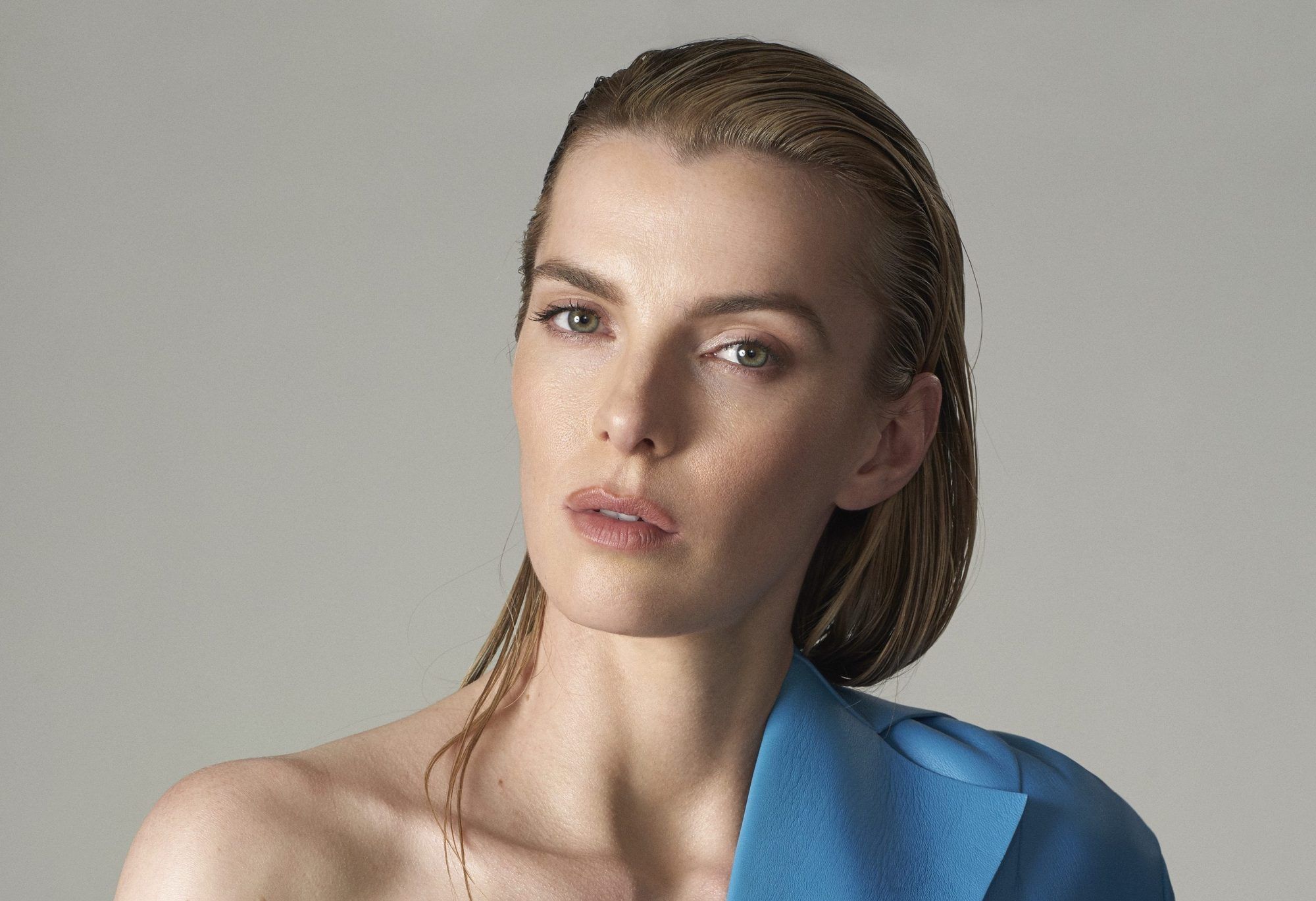 2000x1370 Betty Gilpin Talks New Book and Filming Mrs. Davis