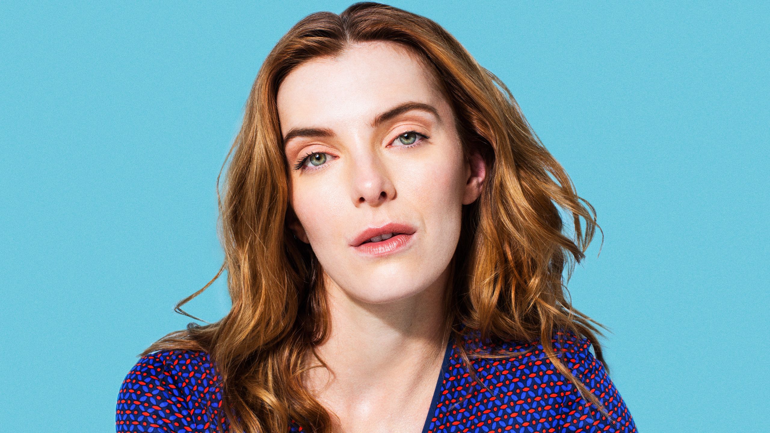 2560x1440 How 'GLOW' Star Betty Gilpin Transformed Into A WWE Style Rage Machine