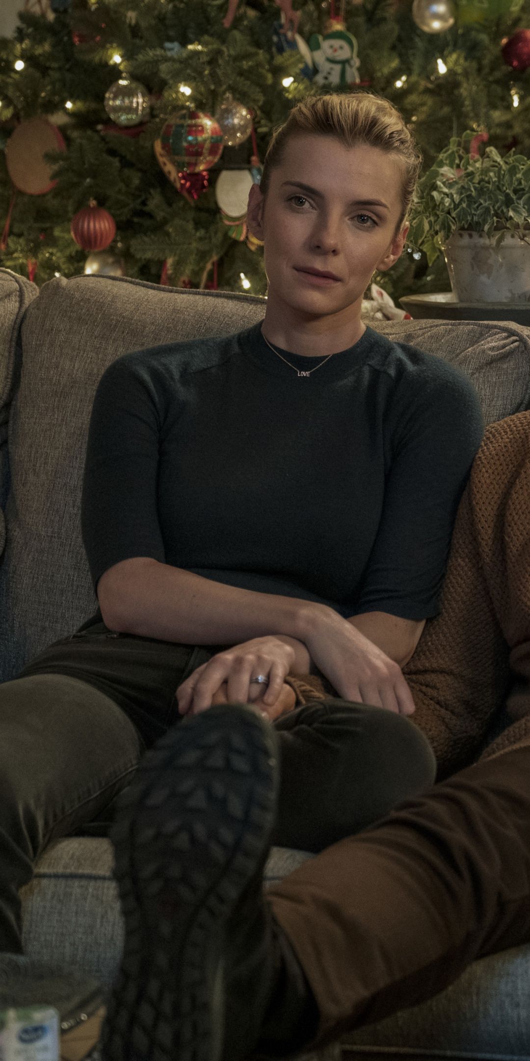 1080x2160 Betty Gilpin Phone Wallpaper: Free 4K & HD Downloads
