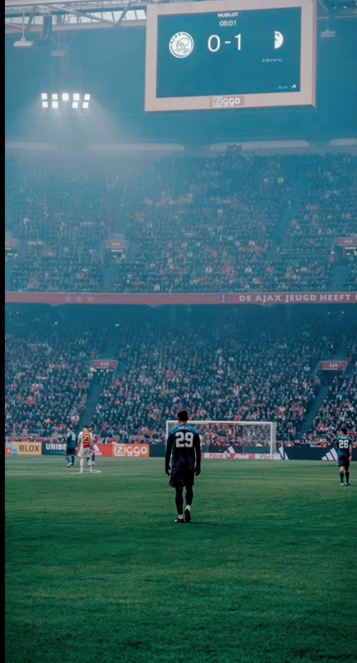 720x1336 Santiago Gimenez Wallpaper