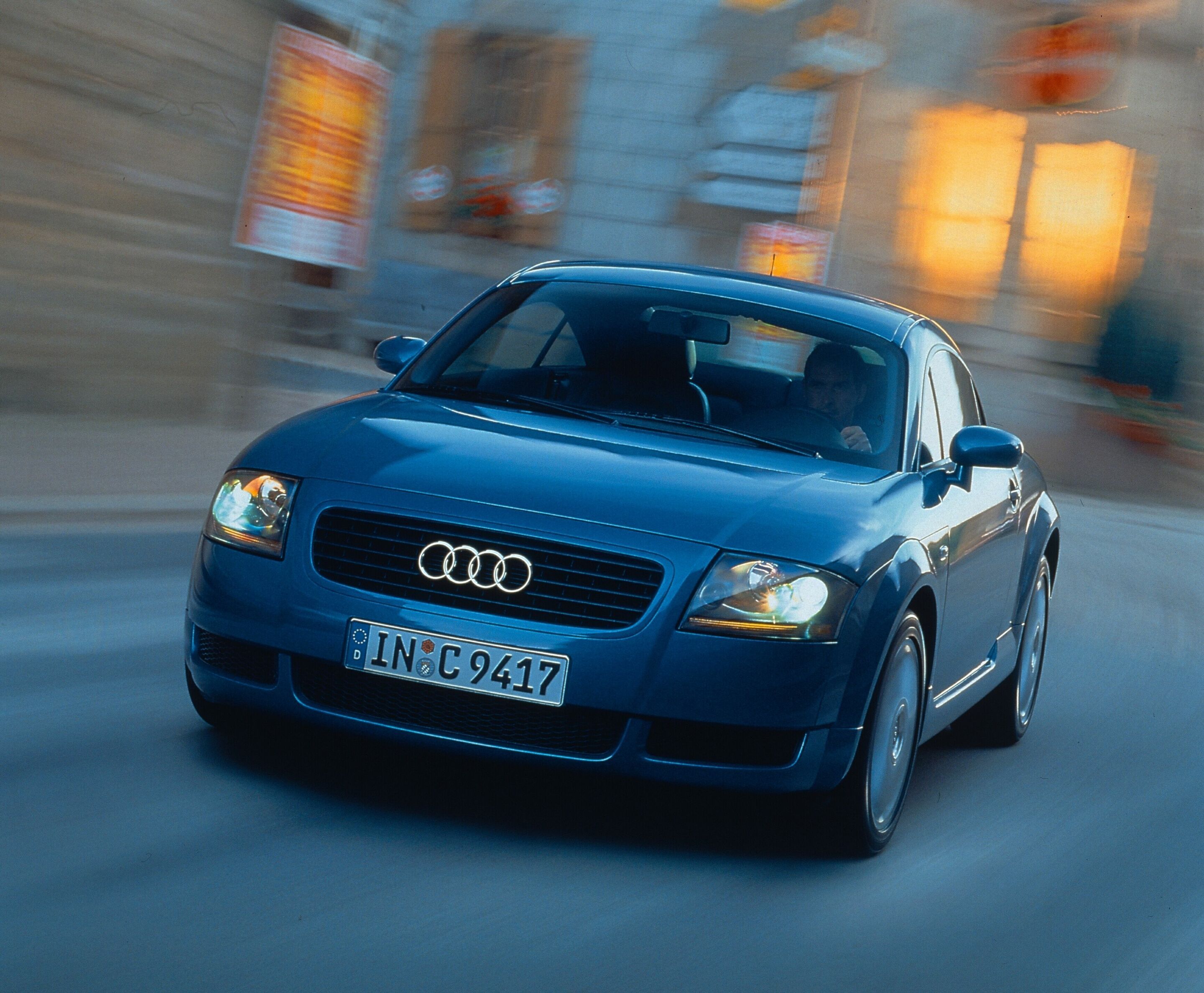 2880x2376 A timeless design icon: The Audi TT turns 25