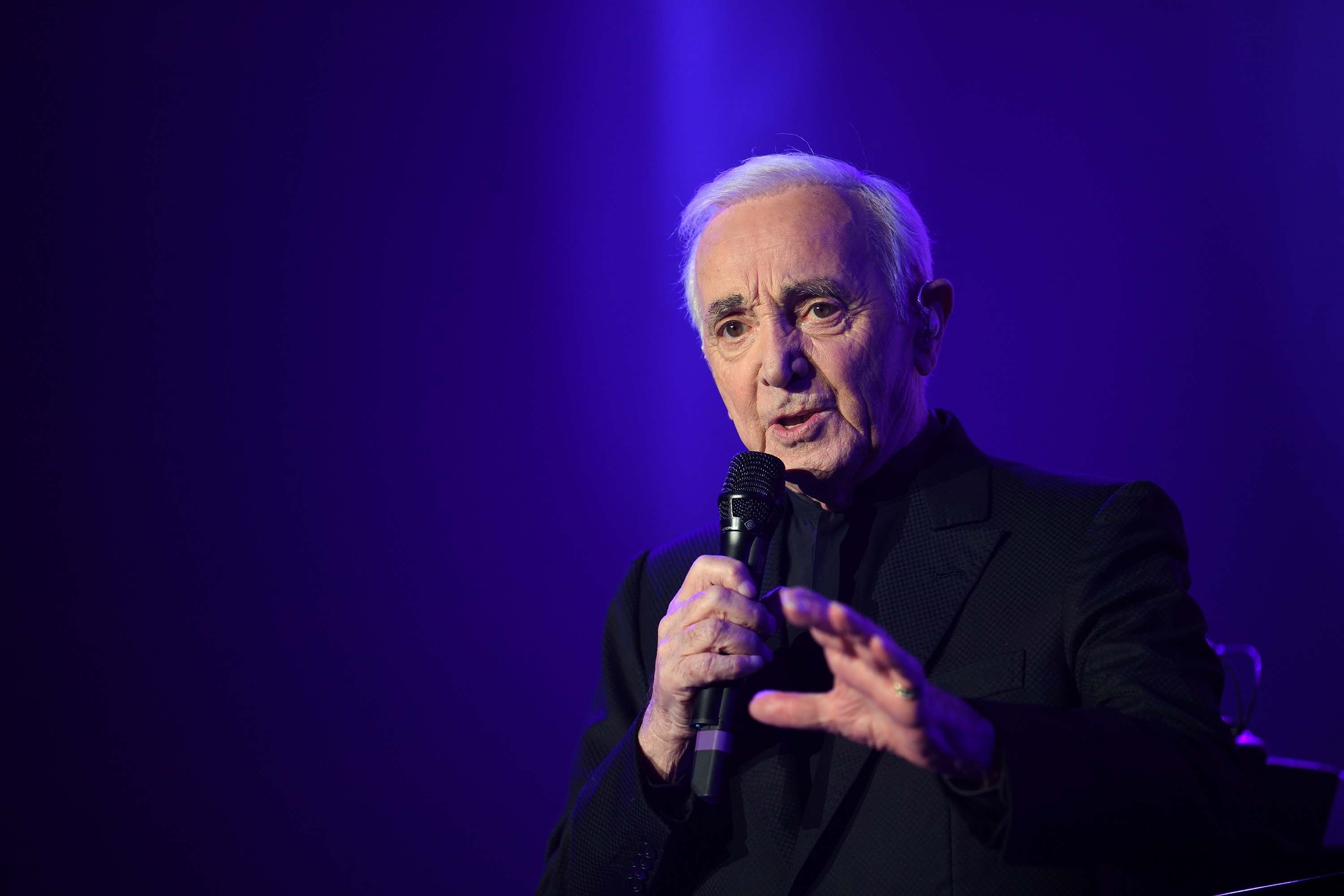 3000x2000 Charles Aznavour Wallpaper