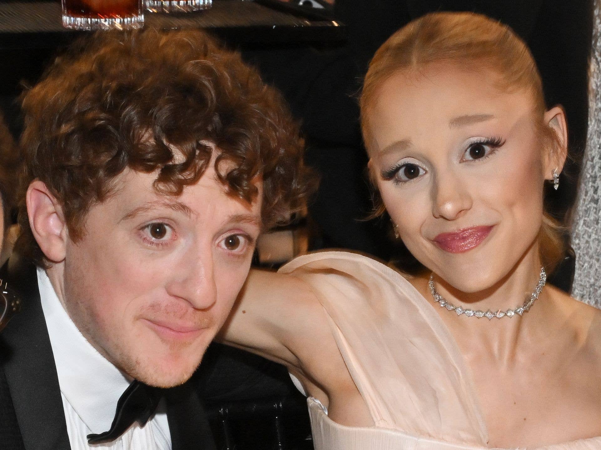 1920x1440 Ariana Grande and Ethan Slater secretly 'split several months ago' after 3 years together