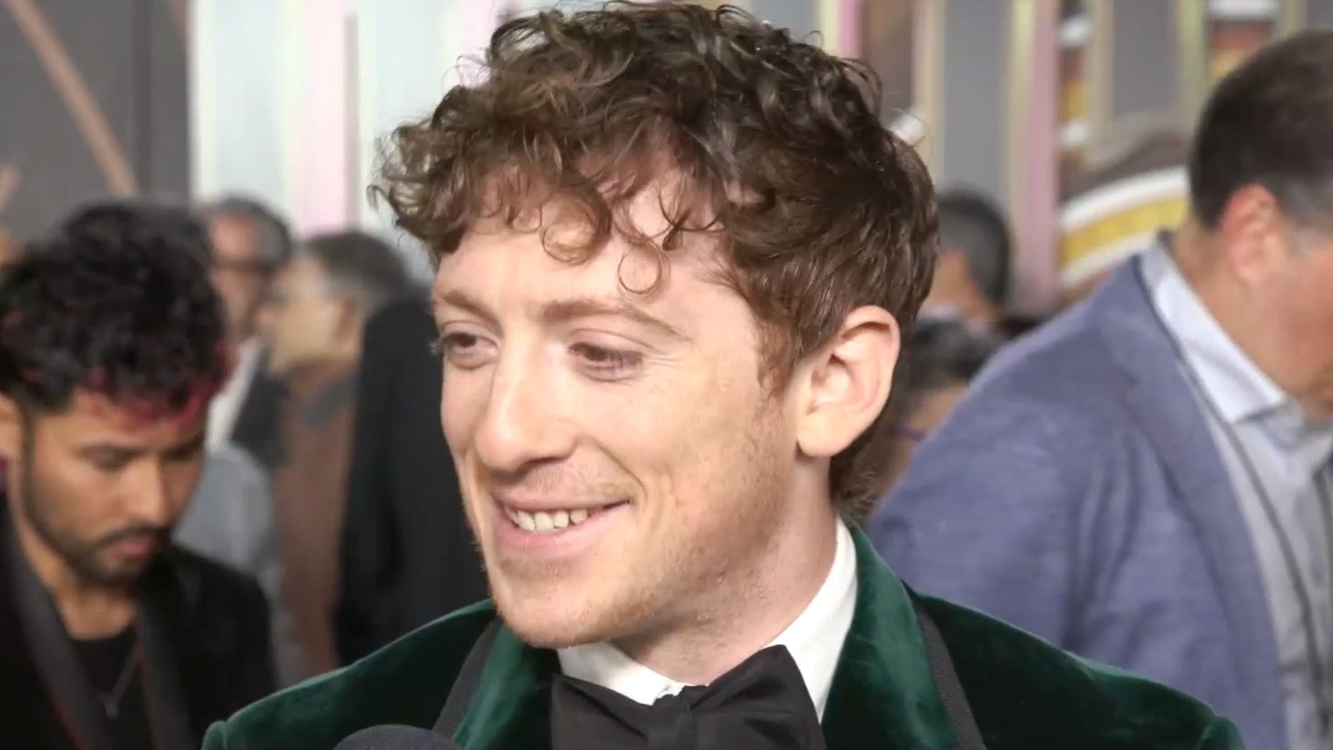 1920x1080 Ethan Slater Praises Ariana and Cynthia's Powerful 'Wicked' Chemistry