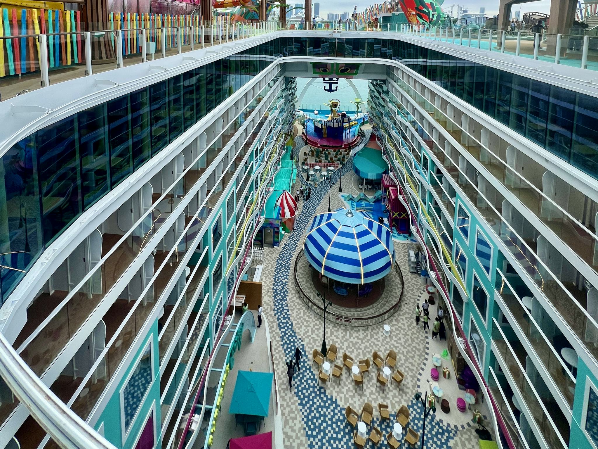 2048x1536 Icon of the Seas, According to Cruise Critic Members