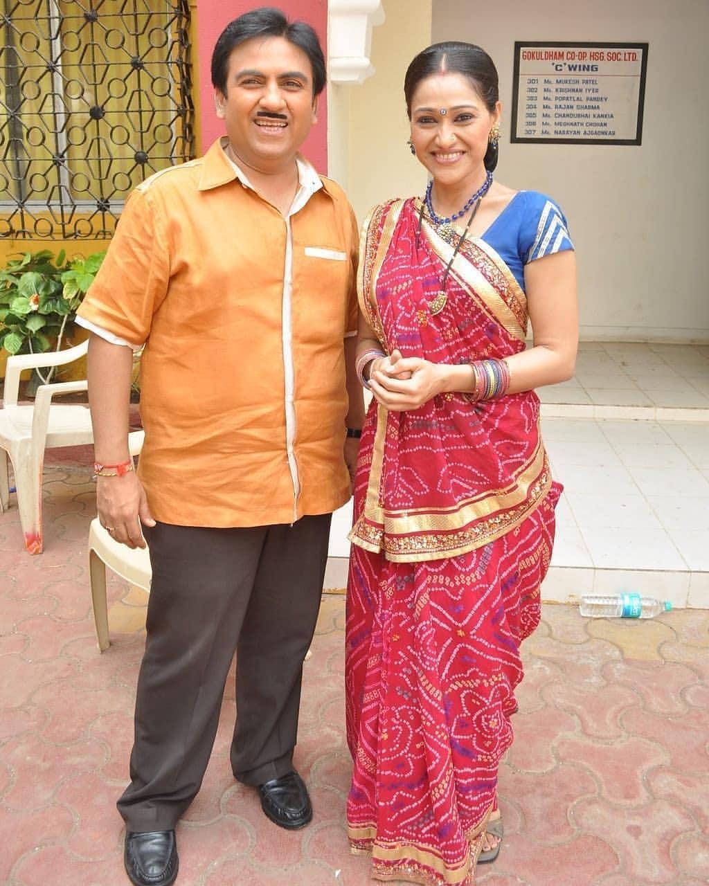 1024x1280 Download Jethalal and Dayaben Iconic Duo of Indian Television Wallpaper