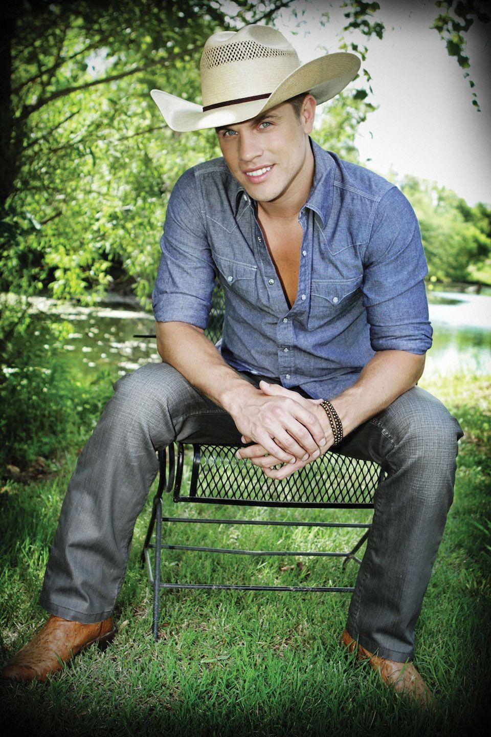 960x1440 Dustin Lynch Wallpaper