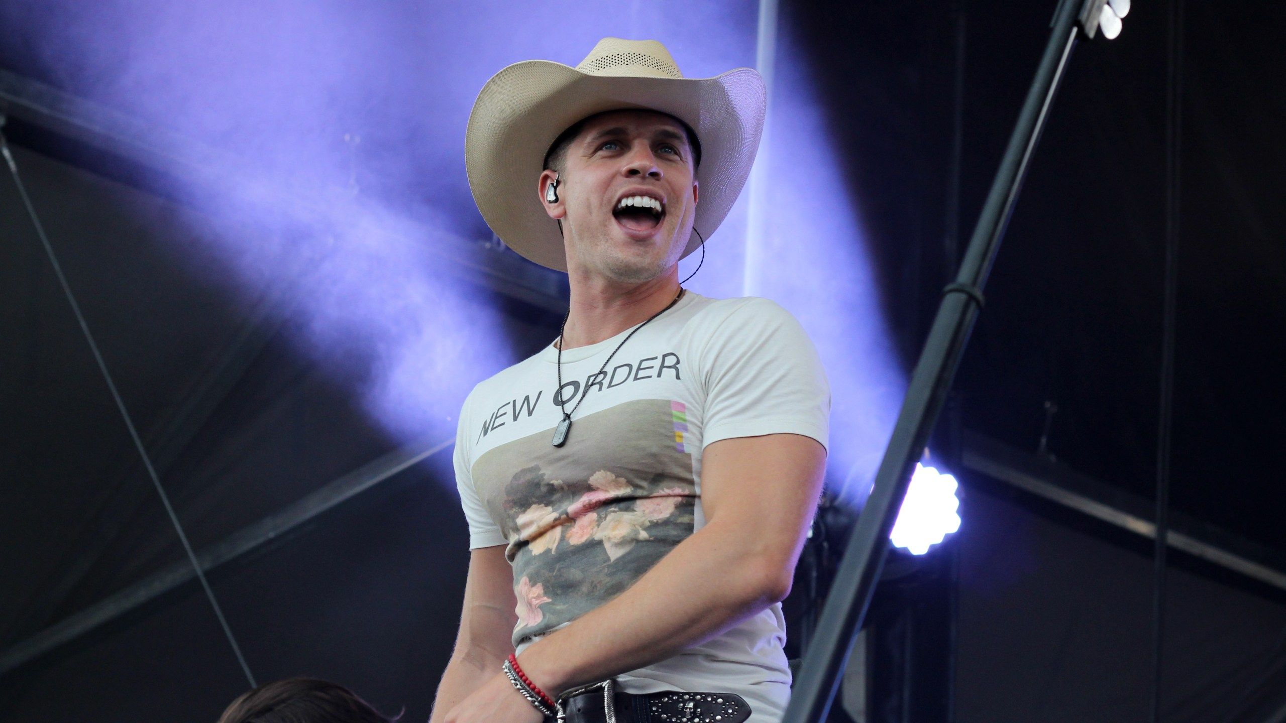 2560x1440 Dustin Lynch to bring Killed the Cowboy Tour to Salem