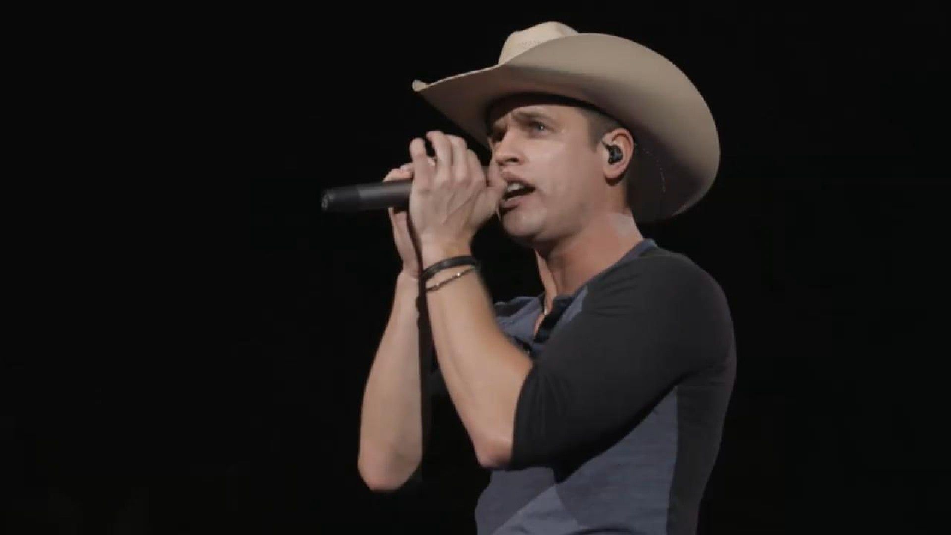 1920x1080 EXCLUSIVE: Dustin Lynch Debuts 'Hell of a Night' Music Video