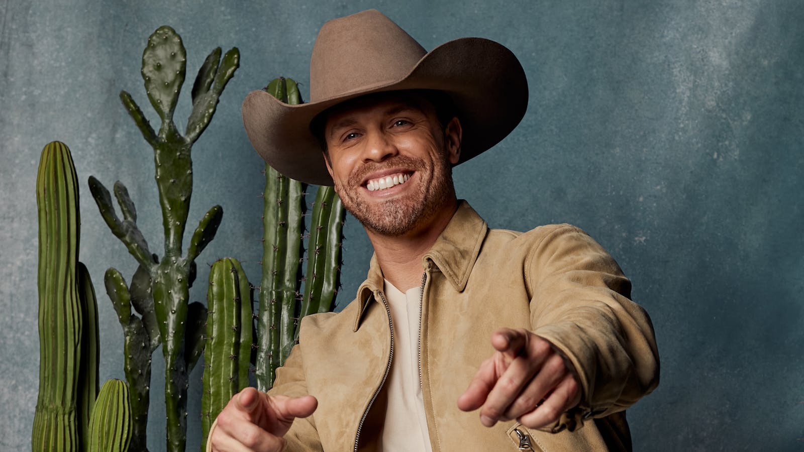 1600x900 Backstage & Red Carpet Photo From CMT Music Awards 2023