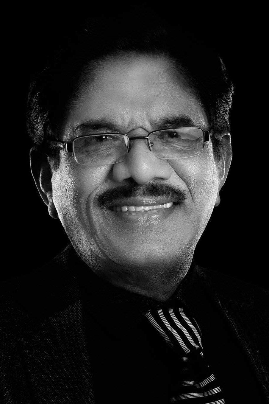 904x1356 Bharathiraja Image