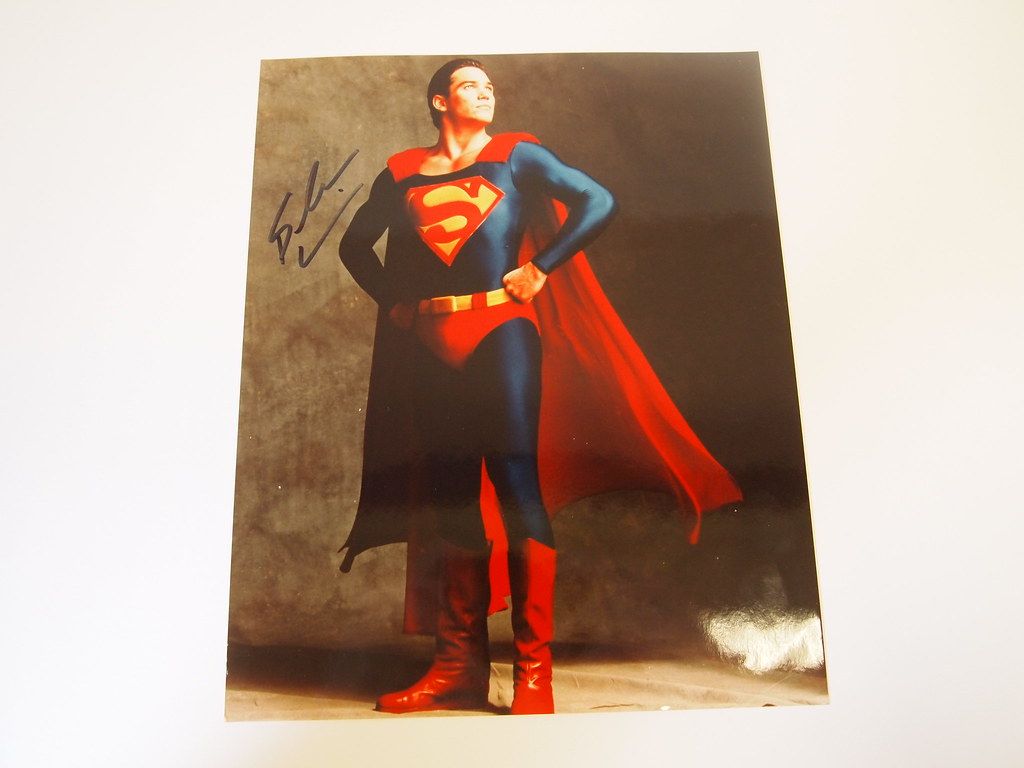 1024x768 Dean Cain Signed Photo. Mike Curtis Collection of Superman